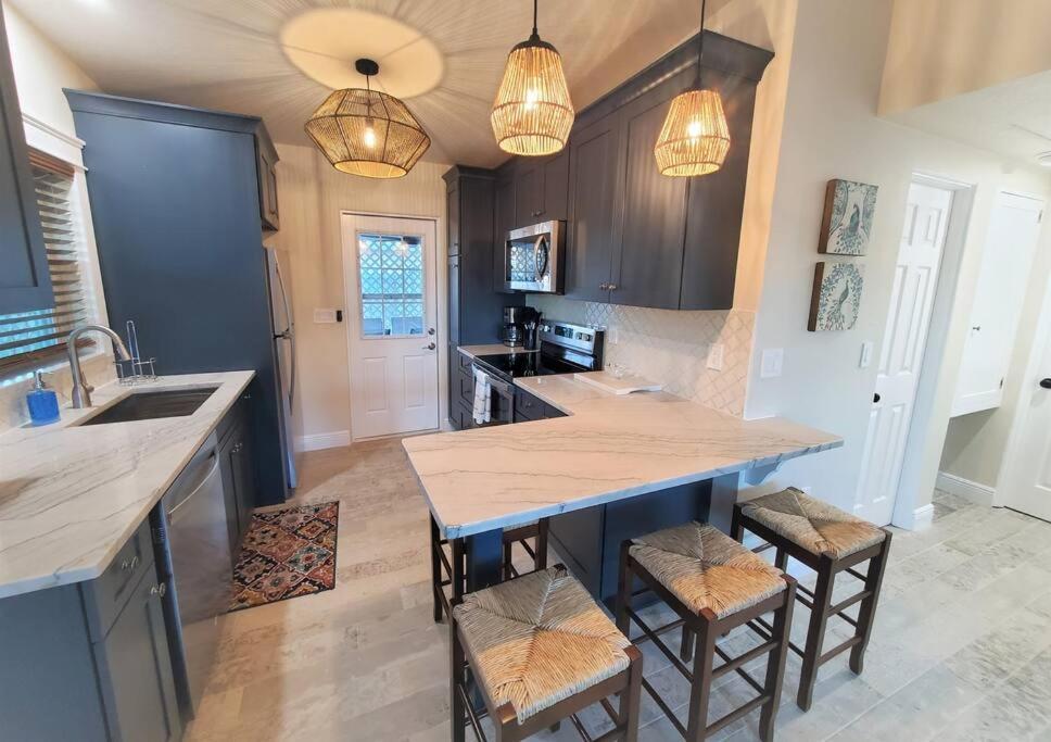 Bali Bungalow - Downtown Cocoa Beach Luaran gambar