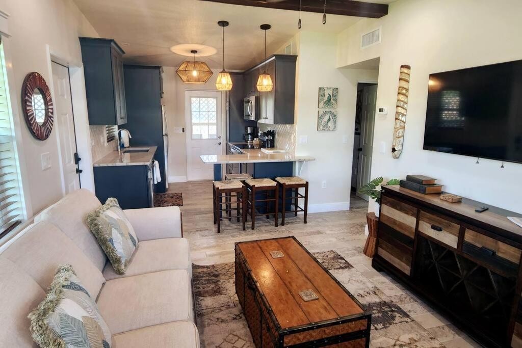 Bali Bungalow - Downtown Cocoa Beach Luaran gambar