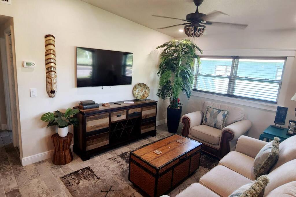 Bali Bungalow - Downtown Cocoa Beach Luaran gambar